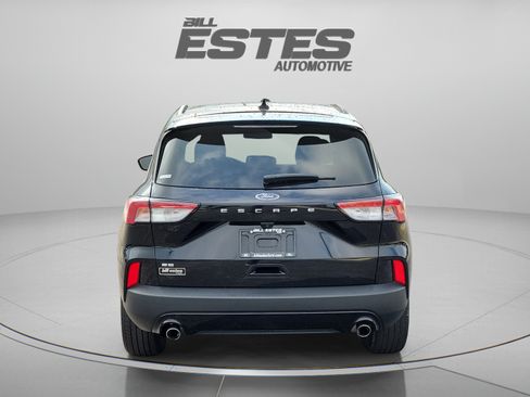 Used 2022 Ford Escape SE w/ SE Sport Appearance Package FWD image 3