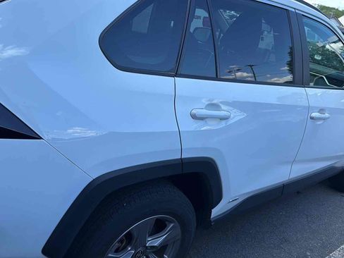 Used 2024 Toyota RAV4 XLE w/ Convenience Package image 2