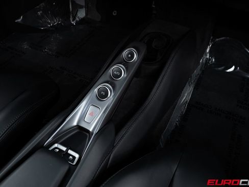 Used 2022 Ferrari F8 Tributo RWD image 33