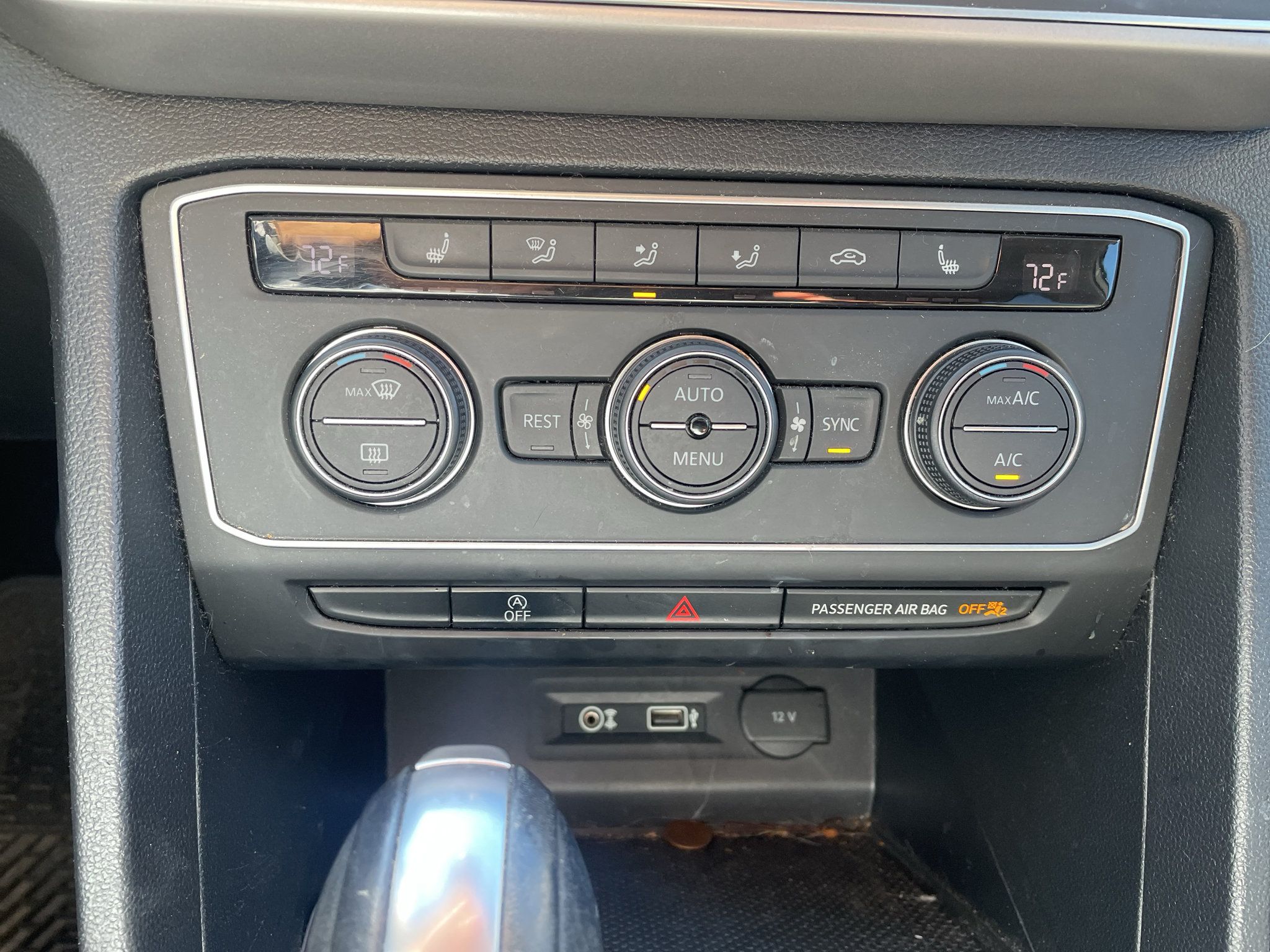Used 2019 Volkswagen Atlas SE w/ Towing Package FWD image 16