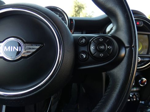 Used 2015 MINI Cooper S image 60