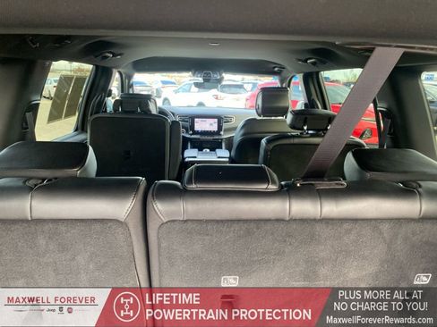 Used 2024 Jeep Wagoneer Series II image 11