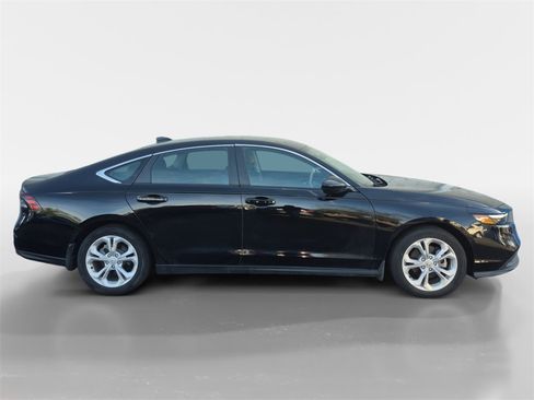 Certified 2023 Honda Accord LX image 3