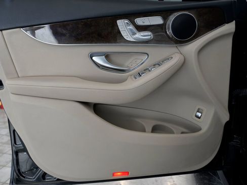 Used 2018 Mercedes-Benz GLC 300 4MATIC image 14