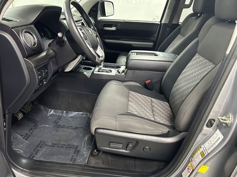 Used 2019 Toyota Tundra SR5 w/ Convenience Package AWD/4WD image 12
