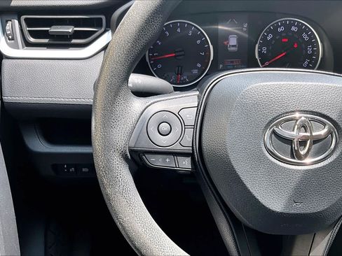 Used 2021 Toyota RAV4 LE FWD image 24