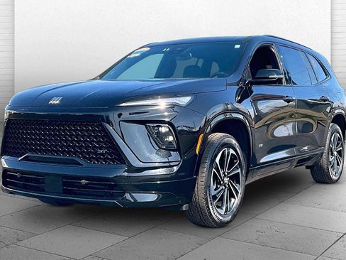 Used 2025 Buick Enclave Sport Touring image 13