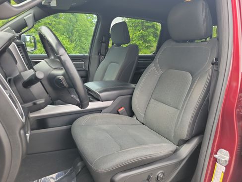 Used 2019 RAM 1500 Big Horn AWD/4WD image 14