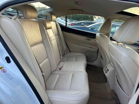 Used 2013 Lexus ES 350 w/ Luxury Pkg FWD image 34