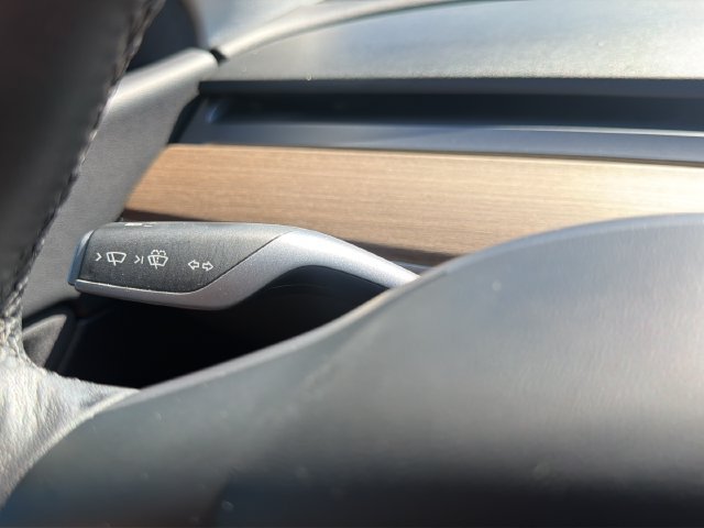Used 2021 Tesla Model Y Long Range AWD/4WD image 21