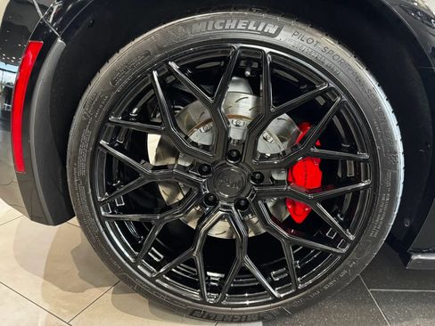 Used 2015 Chevrolet Corvette Z06 w/ 3LZ Preferred Equipment Group RWD image 42