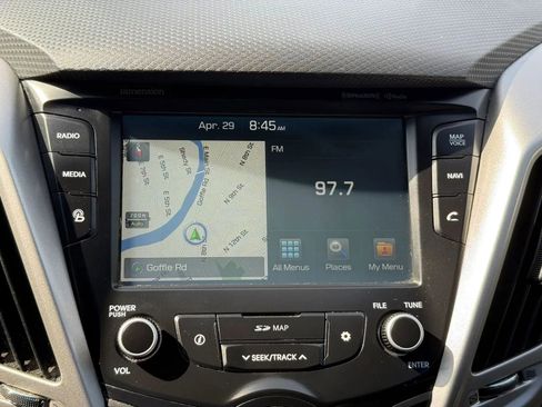 Used 2017 Hyundai Veloster Value Edition FWD image 25