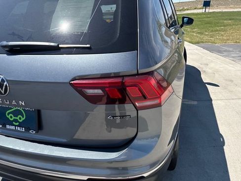 Used 2024 Volkswagen Tiguan SE w/ Panoramic Sunroof Package AWD/4WD image 31