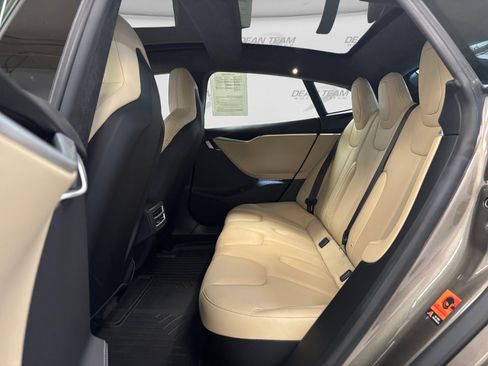 Used 2015 Tesla Model S 85 RWD image 11