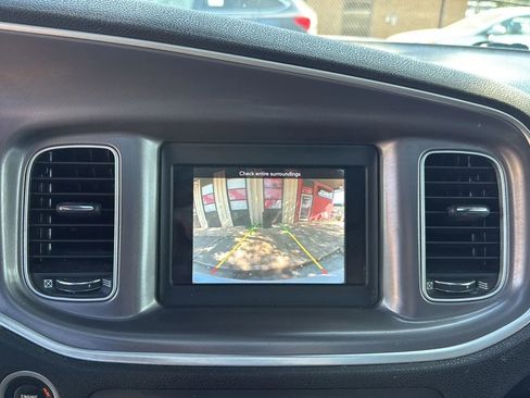 Used 2019 Dodge Charger SXT RWD image 34