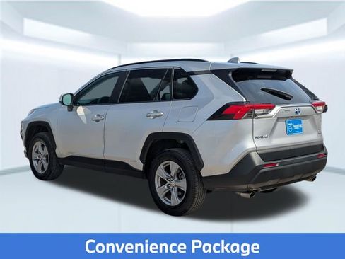 Used 2022 Toyota RAV4 XLE w/ Convenience Package image 4