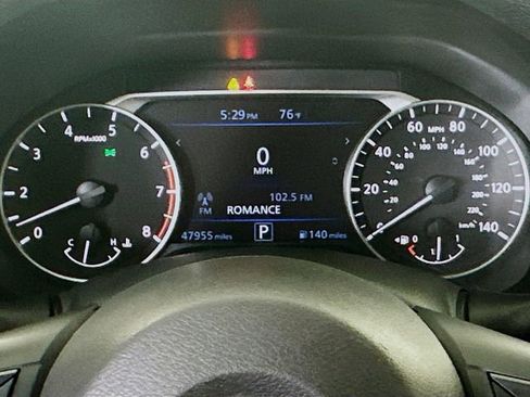 Used 2024 Nissan Altima 2.5 SV FWD image 2