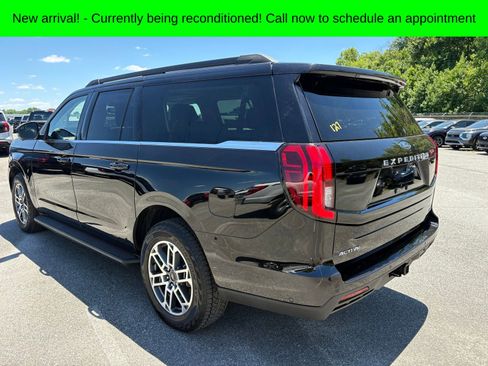 Used 2025 Ford Expedition Max Active AWD/4WD image 7