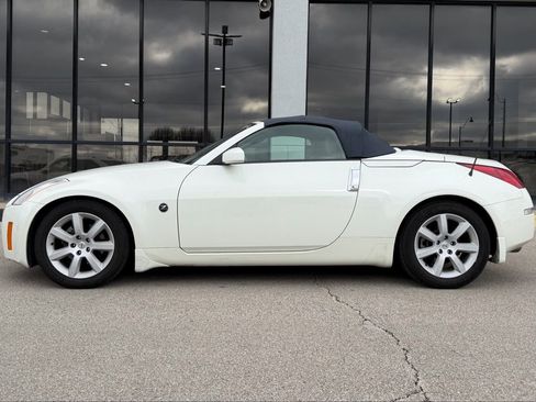 Used 2004 Nissan 350Z Touring image 5