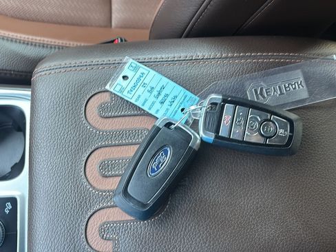 Used 2024 Ford Explorer King Ranch w/ Technology Package AWD/4WD image 23