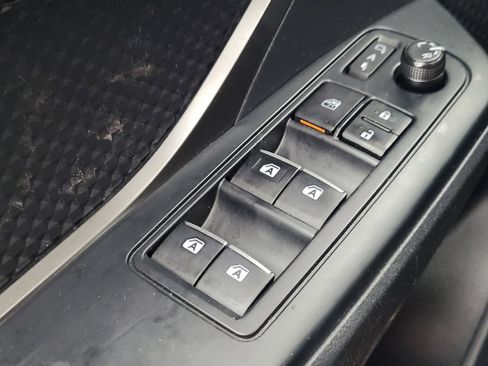 Used 2018 Toyota C-HR XLE FWD image 27