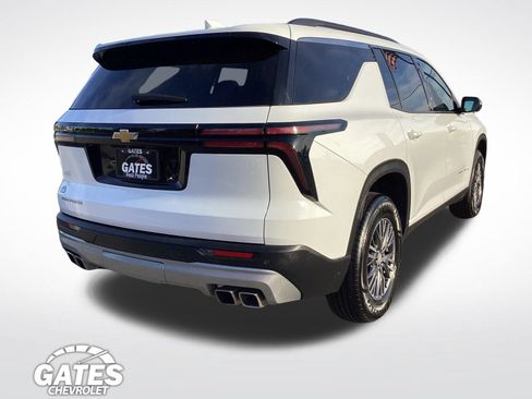 Used 2024 Chevrolet Traverse LT FWD image 9