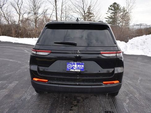 New 2025 Jeep Grand Cherokee Altitude image 6