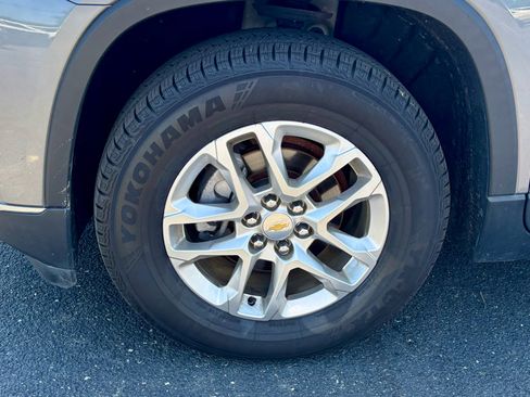 Used 2020 Chevrolet Traverse LT w/ LPO, Cargo Package image 9