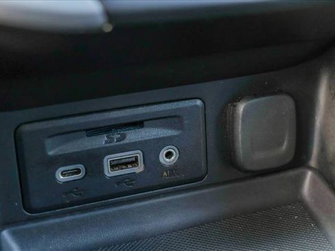 Used 2023 GMC Terrain SLT image 21