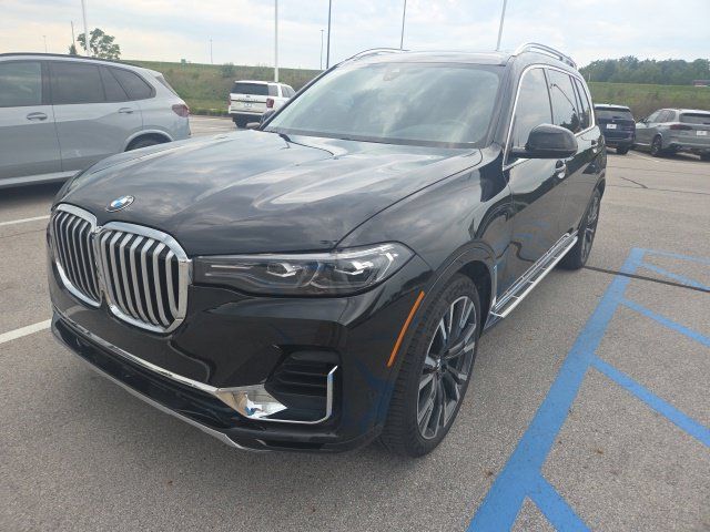 Used 2019 BMW X7 xDrive40i w/ Luxury Seating Package AWD/4WD image 3