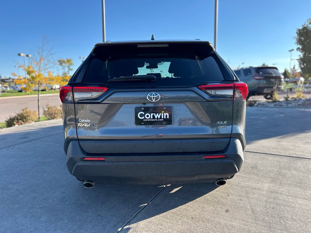 Used 2021 Toyota RAV4 XLE AWD/4WD image 6