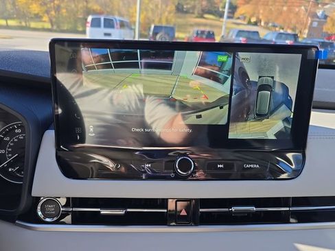 New 2025 Mitsubishi Outlander SE image 15