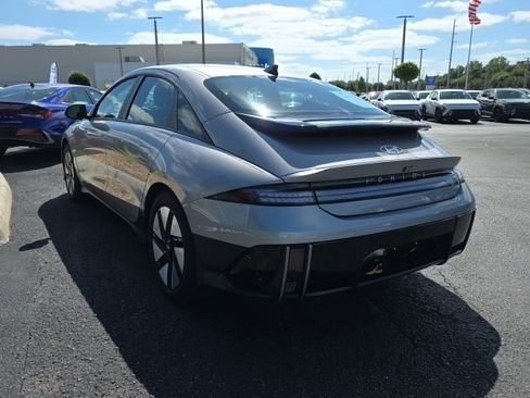 Used 2024 Hyundai Ioniq 6 SE RWD image 3