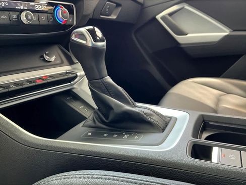 Used 2023 Audi Q3 2.0T Premium w/ Convenience Package AWD/4WD image 17