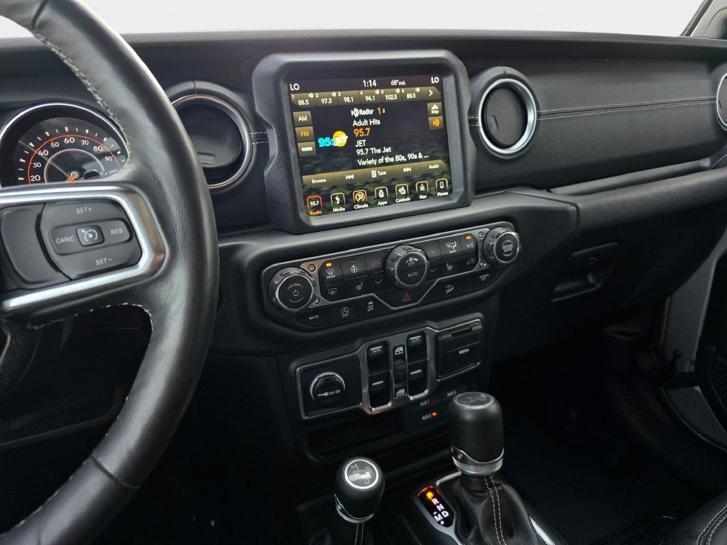 Used 2018 Jeep Wrangler Unlimited Sahara AWD/4WD image 23