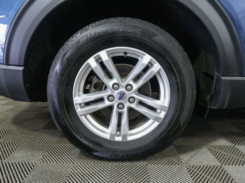 Used 2020 Ford Explorer XLT w/ Equipment Group 202A AWD/4WD image 16