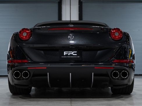 Used 2015 Ferrari California T image 74