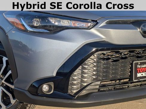 Used 2024 Toyota Corolla Cross SE image 3