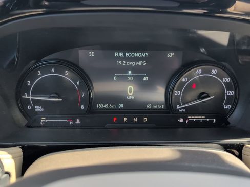 Used 2022 Lincoln Corsair Standard w/ Equipment Group 101A image 14