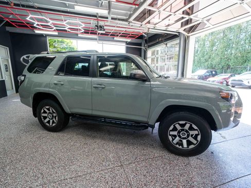 Used 2023 Toyota 4Runner TRD Off-Road AWD/4WD image 5