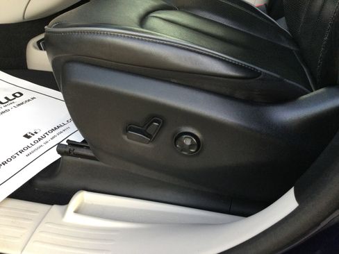 Used 2020 Chrysler Pacifica Limited w/ Advanced Safetytec Group image 11