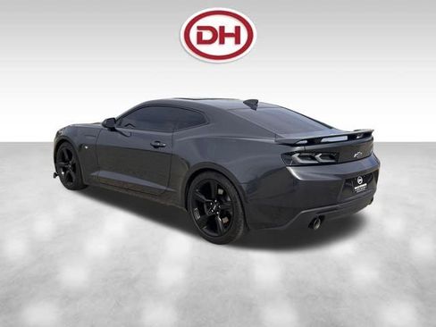 Used 2018 Chevrolet Camaro SS RWD image 8