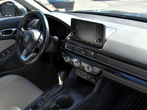 Used 2024 Honda Civic EX-L image 42