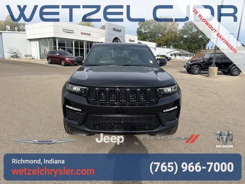 New 2025 Jeep Grand Cherokee Limited w/ Luxury Tech Group II image 2