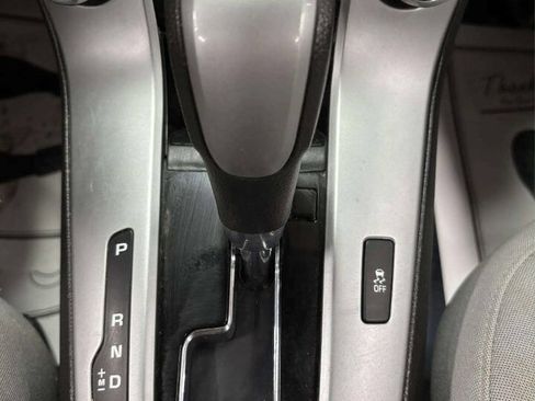 Used 2015 Chevrolet Cruze LT image 25