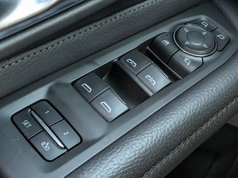 Certified 2022 GMC Yukon XL Denali AWD/4WD image 24