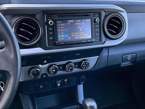 Used 2019 Toyota Tacoma SR5 AWD/4WD image 7