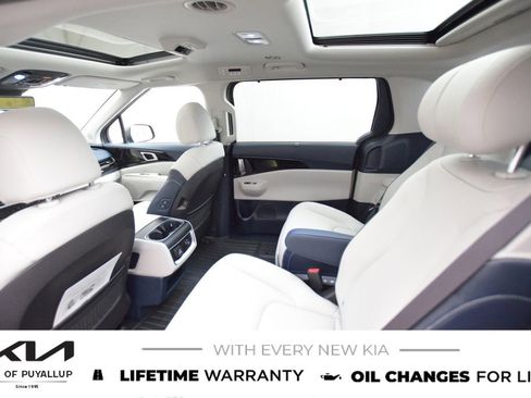 New 2025 Kia Carnival SX Prestige image 12