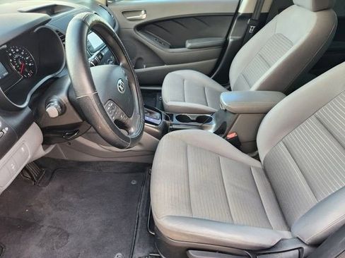 Used 2017 Kia Forte LX w/ LX Popular Package image 12