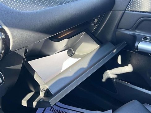 New 2025 Mercedes-Benz GLA 250 4MATIC image 32